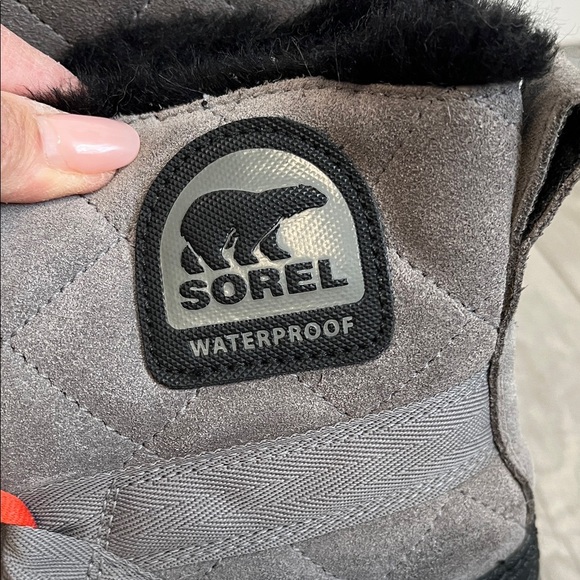 SOREL Glacy Explorer Gray Suede Winter Boots Black contrast Orange Laces, Size 8 - Picture 2 of 11